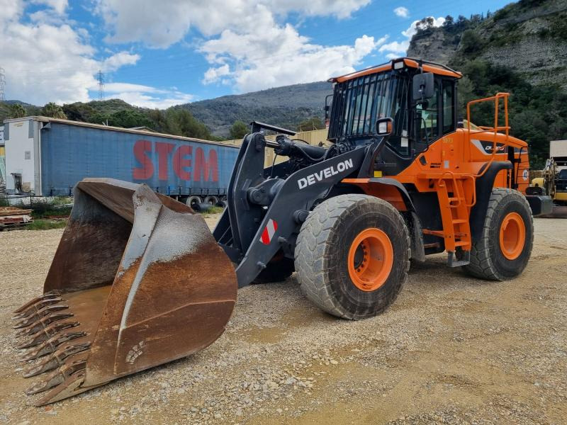 Doosan DL300 - Wheel loader: picture 3 Doosan DL300 - Wheel loader: picture 3