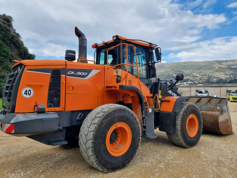 Doosan DL300 - Wheel loader: picture 2 Doosan DL300 - Wheel loader: picture 2