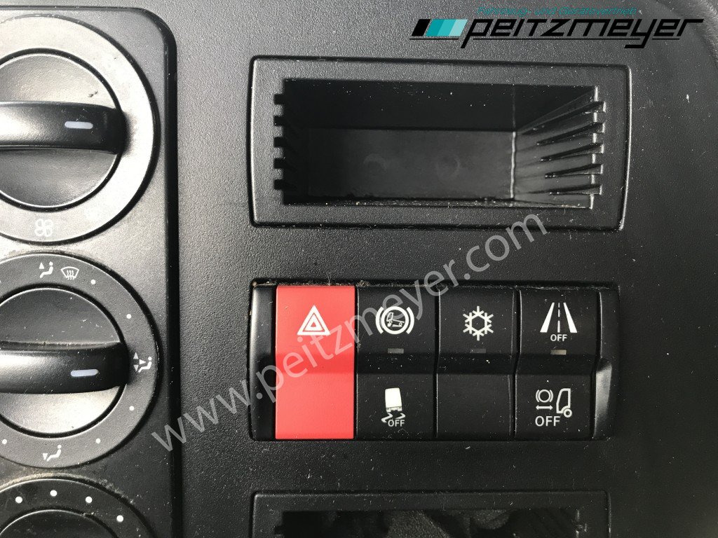 Curtain side truck MERCEDES-BENZ Atego 818 L Pritsche+LBW, Klima, 2 x AHK: picture 12