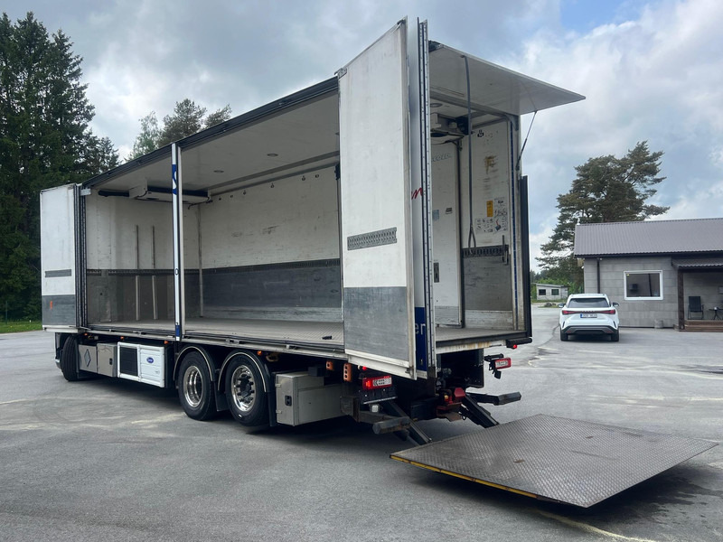 Volvo FH500 6X2*4 -OPEN SIDE -RETARDER -CARRIER SUPRA 1150 - Refrigerated truck: picture 2 Volvo FH500 6X2*4 -OPEN SIDE -RETARDER -CARRIER SUPRA 1150 - Refrigerated truck: picture 2