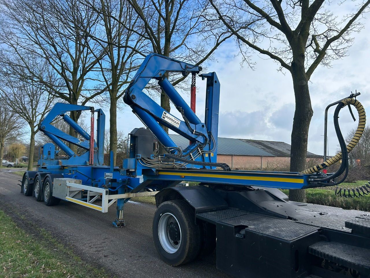 Hammar Sideloader 160 S / 20ft - 2 x 20 ft - 40 - Containers / 33 Tons lifting capacity / Remote control - Container transporter/ Swap body semi-trailer: picture 5 Hammar Sideloader 160 S / 20ft - 2 x 20 ft - 40 - Containers / 33 Tons lifting capacity / Remote control - Container transporter/ Swap body semi-trailer: picture 5
