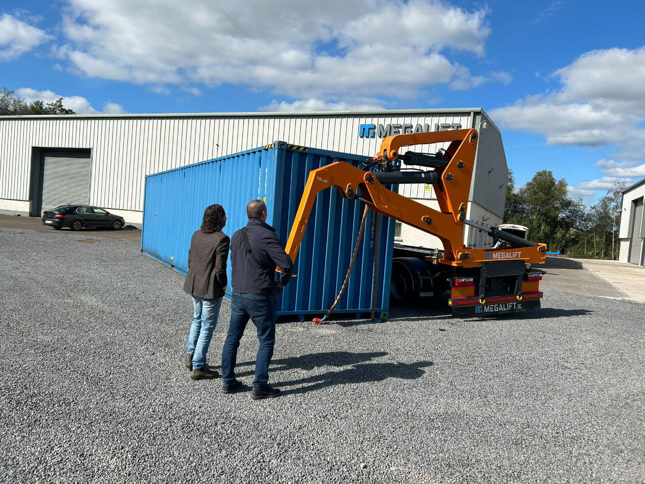 Container transporter/ Swap body semi-trailer Mega NEW Megaliftt Sideloader / 35 tons lift capacity /20-40-45 HC/ Diesel engine / Gooseneck-extendable: picture 10 Container transporter/ Swap body semi-trailer Mega NEW Megaliftt Sideloader / 35 tons lift capacity /20-40-45 HC/ Diesel engine / Gooseneck-extendable: picture 10