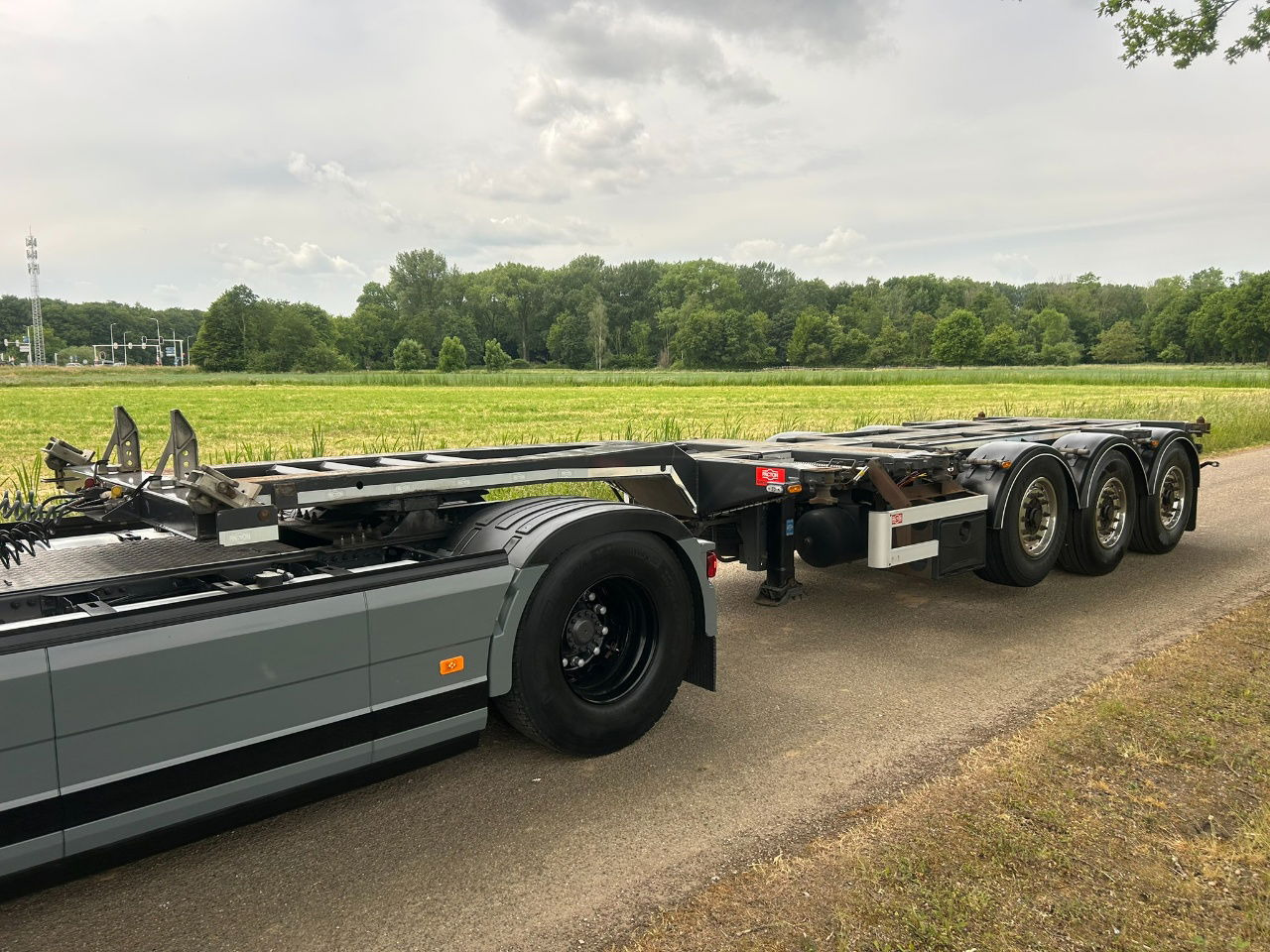 Pacton ET3 / Bpw Disc / Lifting axle / 2x20/30/40/45 ft hc / Tyres 80 / Tuf 3-20 - Container transporter/ Swap body semi-trailer: picture 1 Pacton ET3 / Bpw Disc / Lifting axle / 2x20/30/40/45 ft hc / Tyres 80 / Tuf 3-20 - Container transporter/ Swap body semi-trailer: picture 1