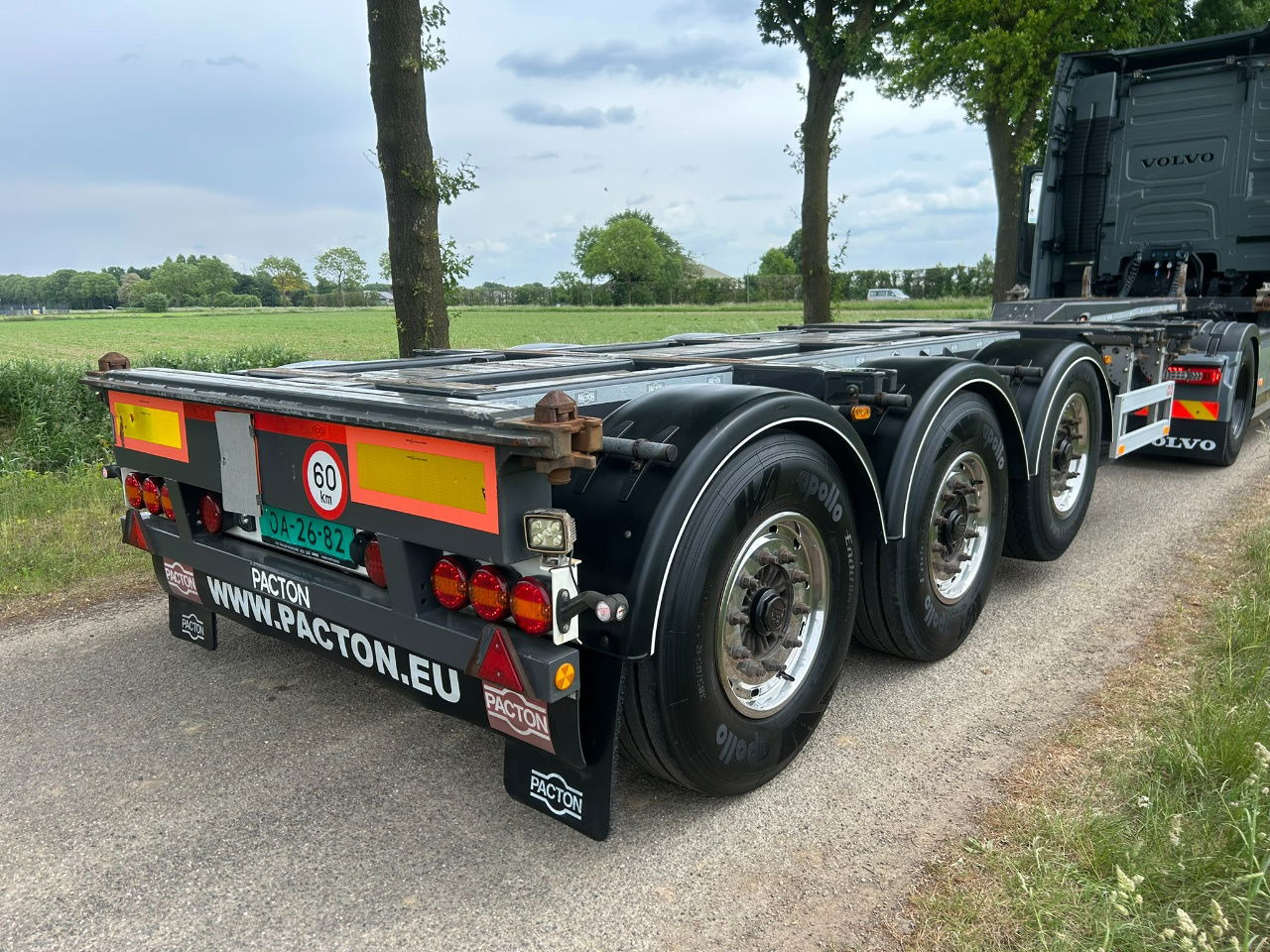 Pacton ET3 / Bpw Disc / Lifting axle / 2x20/30/40/45 ft hc / Tyres 80 / Tuf 3-20 - Container transporter/ Swap body semi-trailer: picture 3 Pacton ET3 / Bpw Disc / Lifting axle / 2x20/30/40/45 ft hc / Tyres 80 / Tuf 3-20 - Container transporter/ Swap body semi-trailer: picture 3
