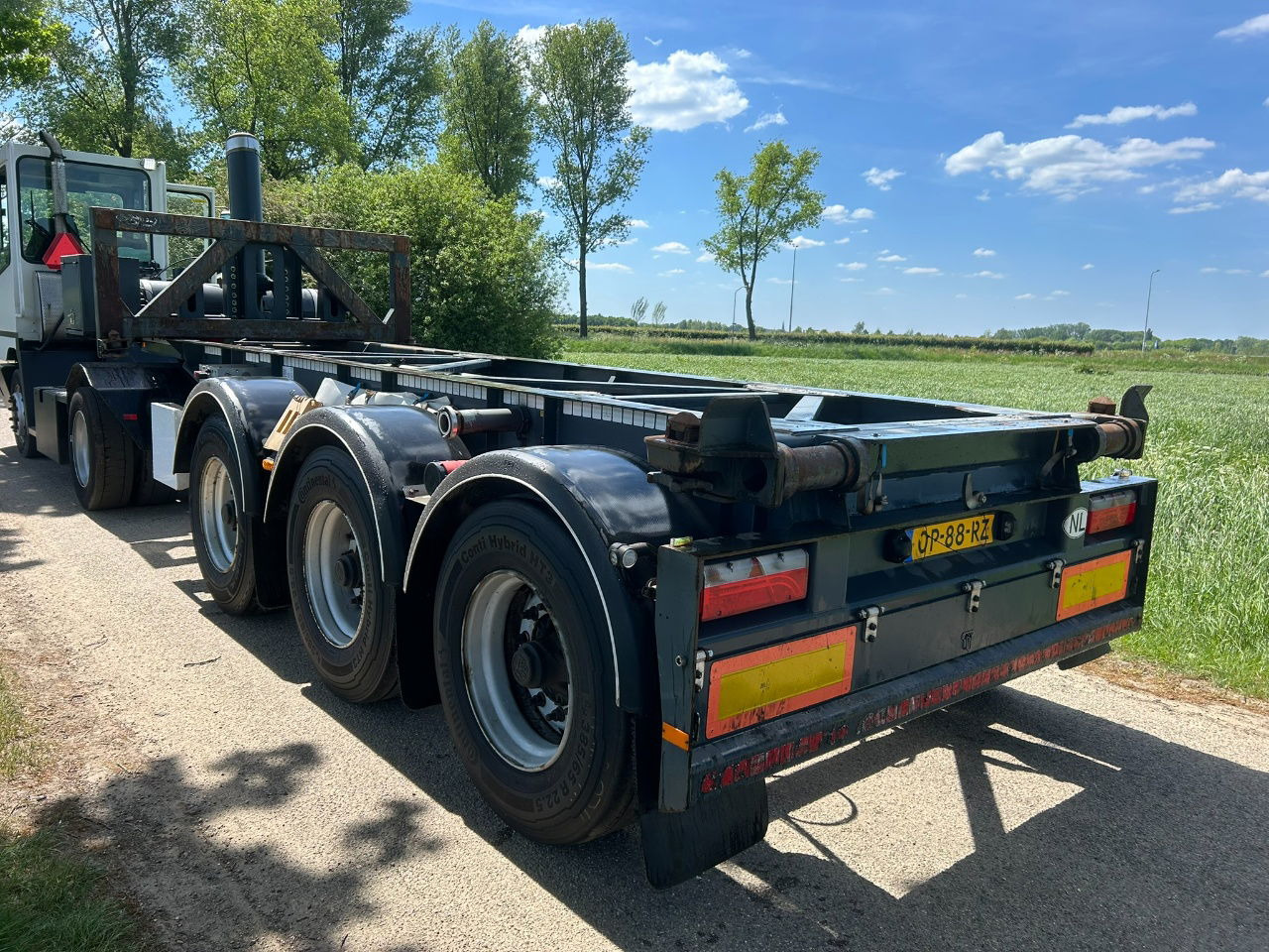 Van Hool 20 ft tipping / elect. 24 v / Tuf 3-2026 / Tyres 70 / Only 49500 km / t - Container transporter/ Swap body semi-trailer: picture 4 Van Hool 20 ft tipping / elect. 24 v / Tuf 3-2026 / Tyres 70 / Only 49500 km / t - Container transporter/ Swap body semi-trailer: picture 4