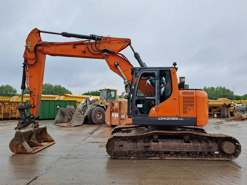 Doosan DX235LCR-5 (+ 3 Buckets) - Crawler excavator: picture 1 Doosan DX235LCR-5 (+ 3 Buckets) - Crawler excavator: picture 1