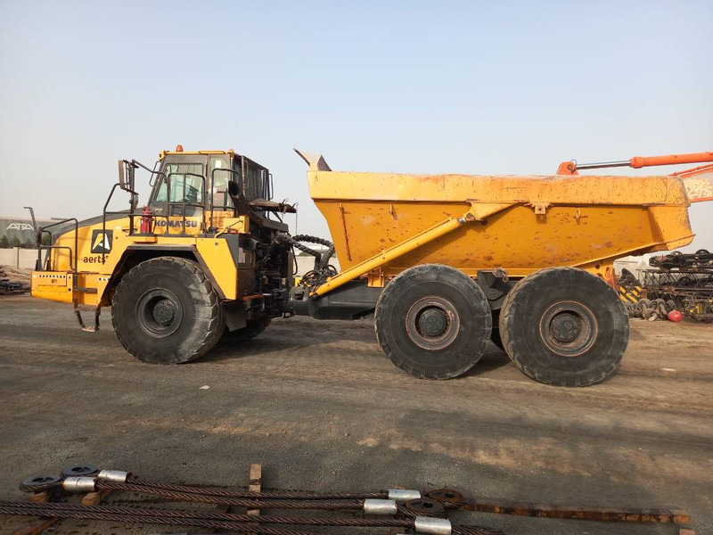 Komatsu HM400-3R (4 pcs available in Abu Dhabi) - Articulated dump truck: picture 1 Komatsu HM400-3R (4 pcs available in Abu Dhabi) - Articulated dump truck: picture 1