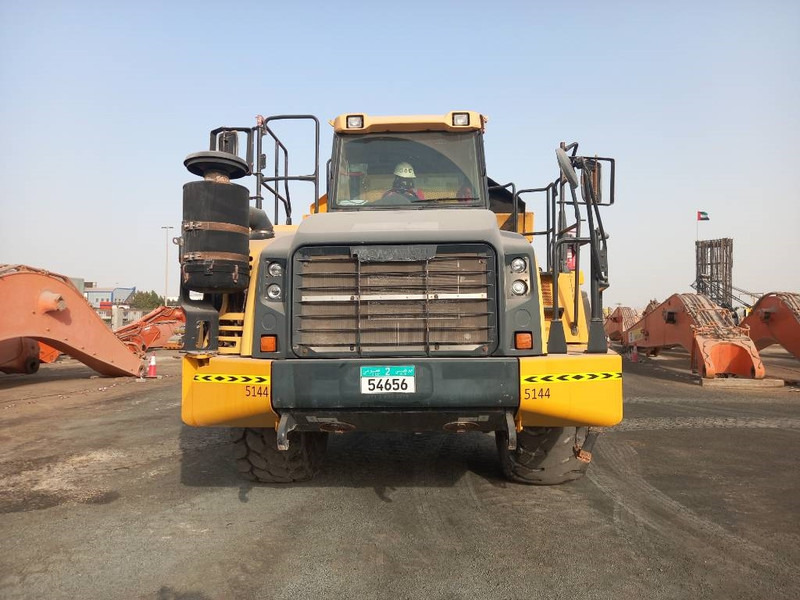 Komatsu HM400-3R (4pcs available in Abu Dhabi) - Articulated dump truck: picture 5 Komatsu HM400-3R (4pcs available in Abu Dhabi) - Articulated dump truck: picture 5