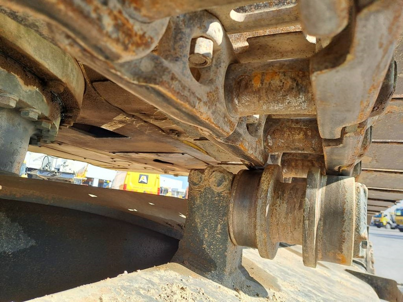 Crawler excavator Komatsu PC360LC-10: picture 16