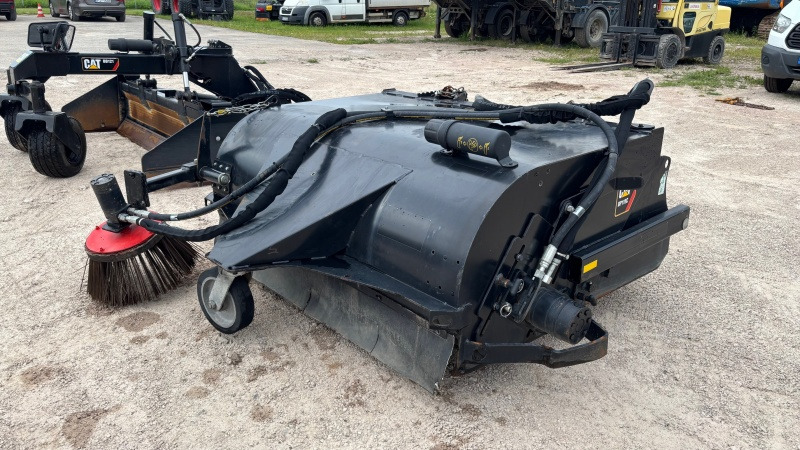 CATERPILLAR BP115C Bobcat - Broom for Skid steer loader: picture 4 CATERPILLAR BP115C Bobcat - Broom for Skid steer loader: picture 4