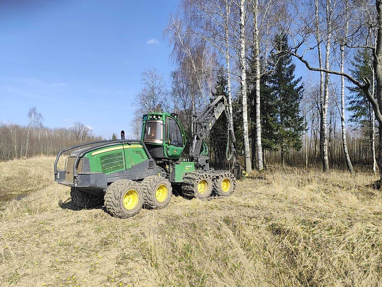 Forestry harvester John Deere 1170G with H413: picture 15