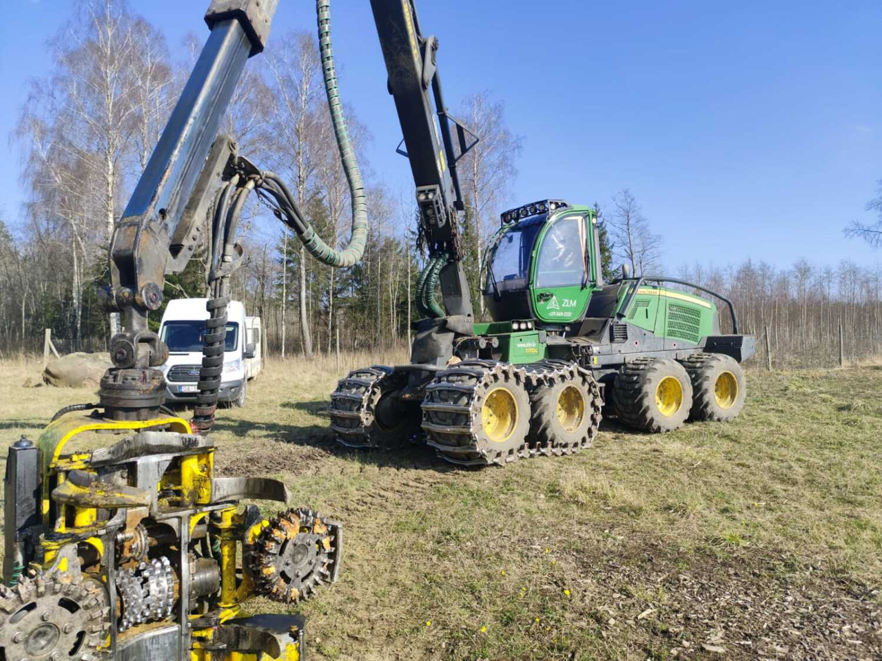 Forestry harvester John Deere 1170G with H413: picture 9