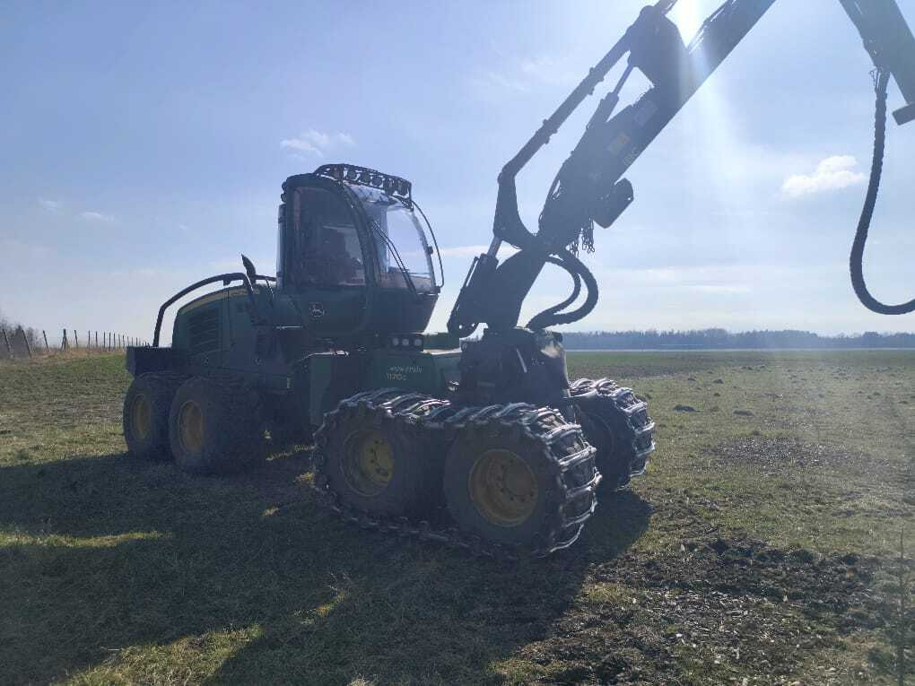 Forestry harvester John Deere 1170G with H413: picture 6