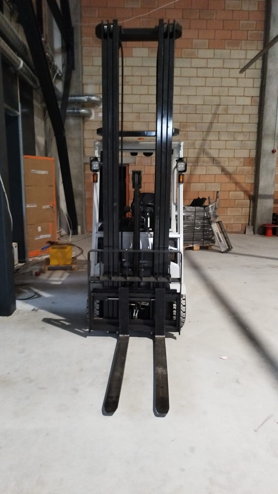 UNICARRIERS A2N1L16Q - Electric forklift: picture 4 UNICARRIERS A2N1L16Q - Electric forklift: picture 4