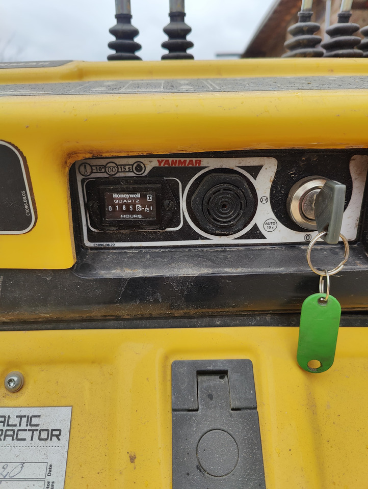 YANMAR C08 POWER - Tracked dumper: picture 4 YANMAR C08 POWER - Tracked dumper: picture 4