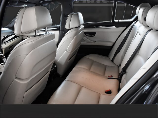 BMW 530d xDrive INDIVIDUAL CONNECTED DRIVE ECO PRO... - Saloon car: picture 5 BMW 530d xDrive INDIVIDUAL CONNECTED DRIVE ECO PRO... - Saloon car: picture 5