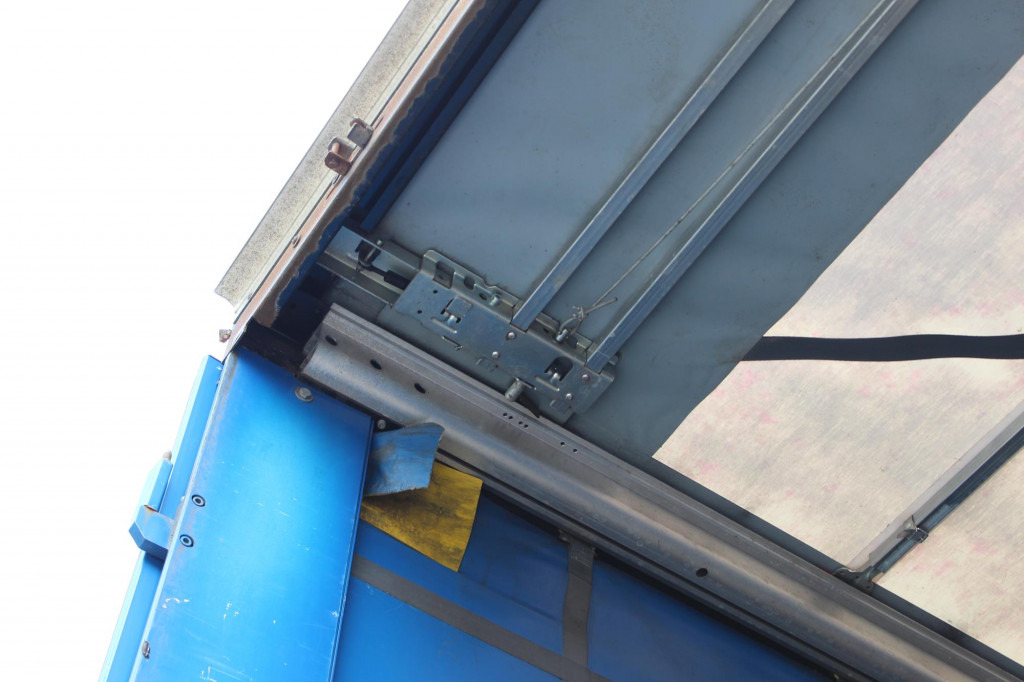 KOEGEL Standard Plane Liftachse Stapleraufnahme SAF - Curtainsider semi-trailer: picture 4 KOEGEL Standard Plane Liftachse Stapleraufnahme SAF - Curtainsider semi-trailer: picture 4