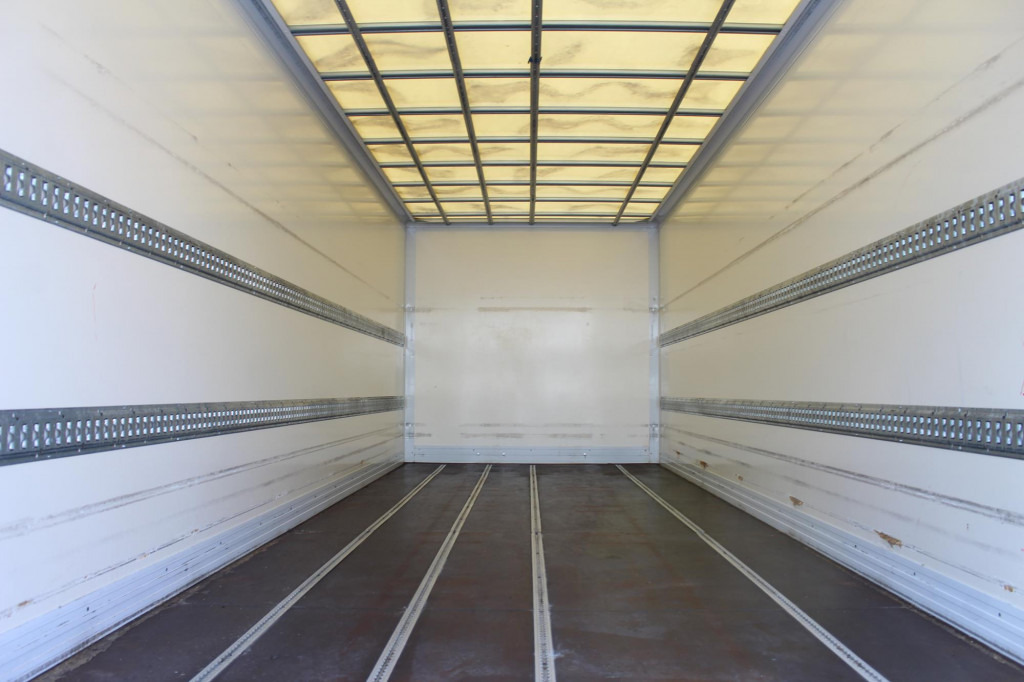 Mercedes-Benz Atego 1221 E6  Koffer   Klima  LDW  Schalter  LBW - Box truck: picture 2 Mercedes-Benz Atego 1221 E6  Koffer   Klima  LDW  Schalter  LBW - Box truck: picture 2