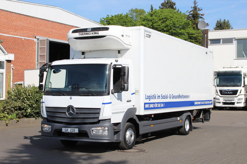 Mercedes-Benz Atego 1221 E6 TK T-800 R Strom Türen+LBW - Refrigerated truck: picture 1 Mercedes-Benz Atego 1221 E6 TK T-800 R Strom Türen+LBW - Refrigerated truck: picture 1