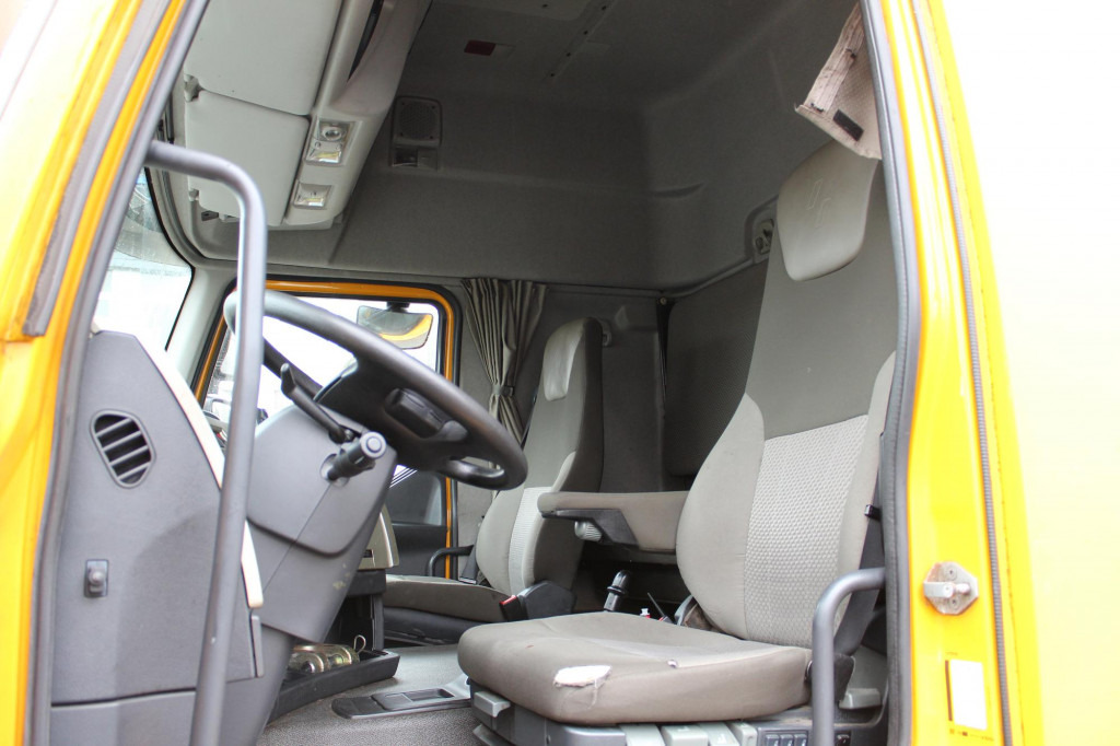 Renault Premium 380DXi BDF Schlafkabine LBW AHK 298 TKm - Cab chassis truck: picture 5 Renault Premium 380DXi BDF Schlafkabine LBW AHK 298 TKm - Cab chassis truck: picture 5