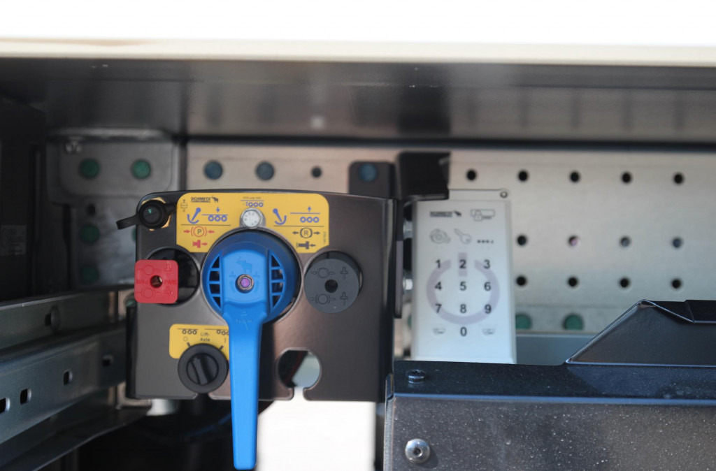 SCHMITZ Thermo King Spectrum A500 Bi-Temp DS Strom BB - Refrigerated semi-trailer: picture 5 SCHMITZ Thermo King Spectrum A500 Bi-Temp DS Strom BB - Refrigerated semi-trailer: picture 5