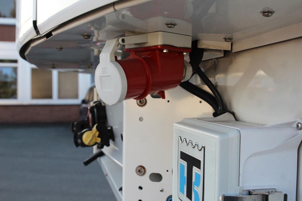 SCHMITZ ThermoKing TK SLXi 300 DS Strom Pal Miete-Rent - Refrigerated semi-trailer: picture 2 SCHMITZ ThermoKing TK SLXi 300 DS Strom Pal Miete-Rent - Refrigerated semi-trailer: picture 2