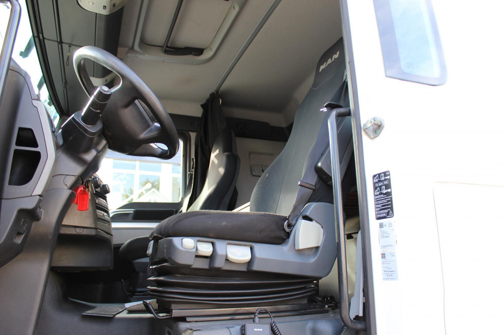 MAN TGX 18.480 E6 Flachdach 2 Tanks Retarder - Tractor unit: picture 3 MAN TGX 18.480 E6 Flachdach 2 Tanks Retarder - Tractor unit: picture 3