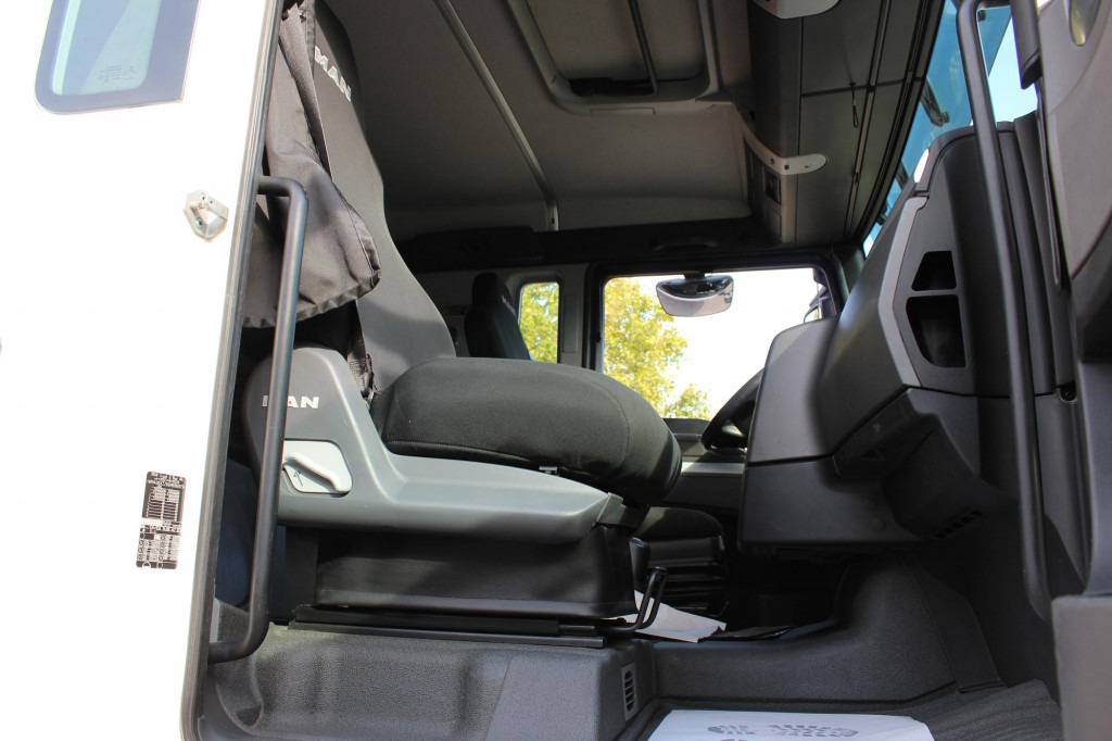 MAN TGX 18.480 E6 Flachdach 2 Tanks Retarder - Tractor unit: picture 2 MAN TGX 18.480 E6 Flachdach 2 Tanks Retarder - Tractor unit: picture 2