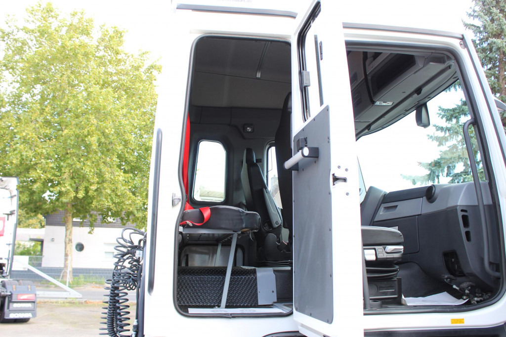 Renault T 430 E6 6 Sitze Ex- Fahrschule nur 64Tkm ! - Tractor unit: picture 2 Renault T 430 E6 6 Sitze Ex- Fahrschule nur 64Tkm ! - Tractor unit: picture 2