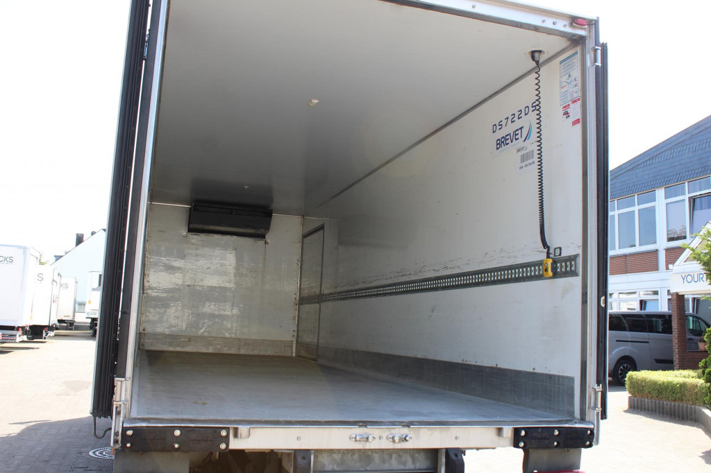 Refrigerated truck Volvo FL 260 E6  TK T800R  16t  Strom  Türen+LBW  FRC: picture 15