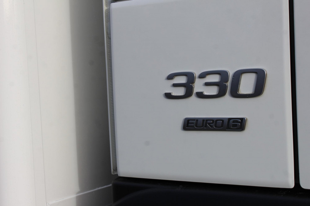 Volvo FM 330 E6 Koffer 7,8m Klima LBW Liftachse - Box truck: picture 4 Volvo FM 330 E6 Koffer 7,8m Klima LBW Liftachse - Box truck: picture 4