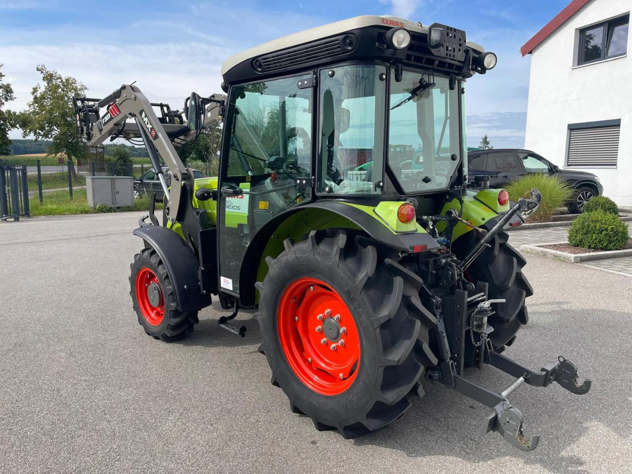 CLAAS Nexos 210, neuwertig, mit Frontlader und Frontzapfwelle, 236 Betriebsstunden - Farm tractor: picture 3 CLAAS Nexos 210, neuwertig, mit Frontlader und Frontzapfwelle, 236 Betriebsstunden - Farm tractor: picture 3