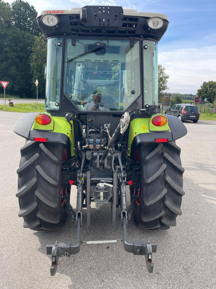 CLAAS Nexos 210, neuwertig, mit Frontlader und Frontzapfwelle, 236 Betriebsstunden - Farm tractor: picture 4 CLAAS Nexos 210, neuwertig, mit Frontlader und Frontzapfwelle, 236 Betriebsstunden - Farm tractor: picture 4