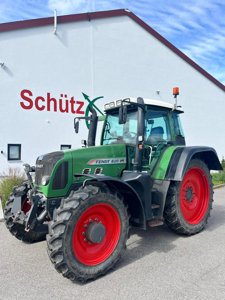 Fendt 820 Vario Com3 mit GPS / neuer Motor / 9647 Bh - Farm tractor: picture 1 Fendt 820 Vario Com3 mit GPS / neuer Motor / 9647 Bh - Farm tractor: picture 1