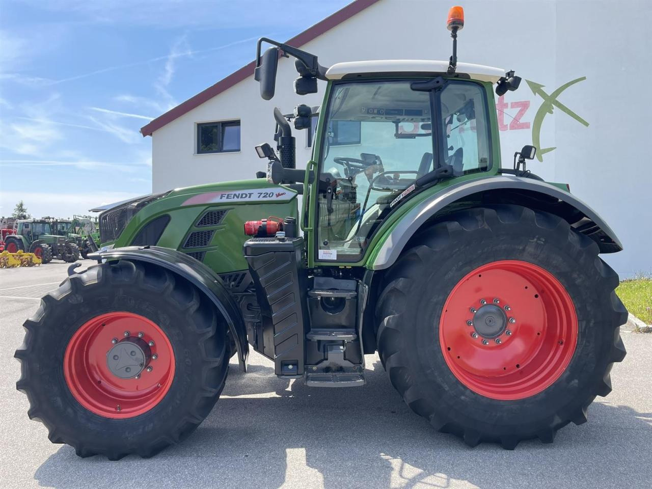 Fendt Vario 720 Profi Plus S4, Bj. 2017 - Farm tractor: picture 2 Fendt Vario 720 Profi Plus S4, Bj. 2017 - Farm tractor: picture 2