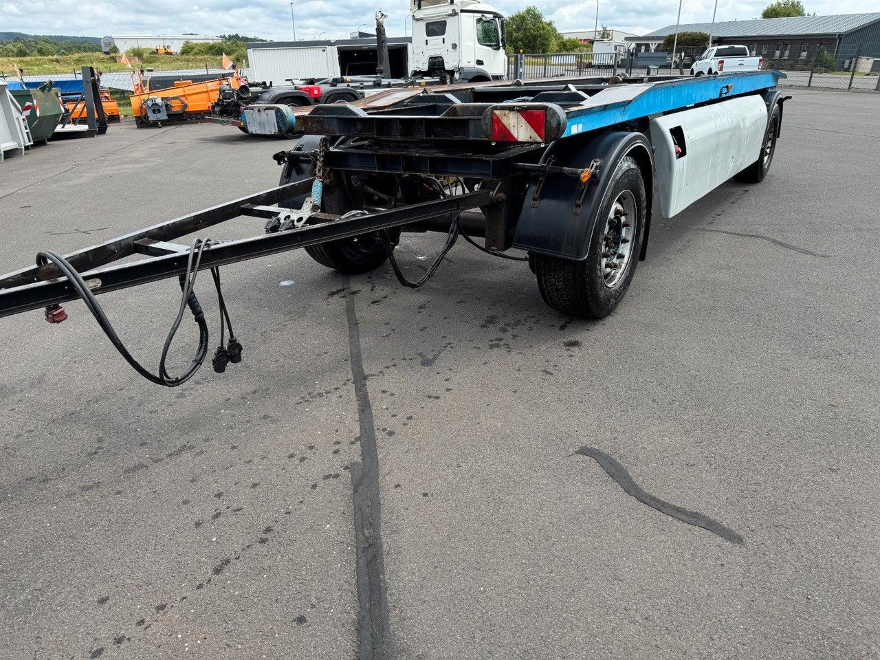 Jung CA 18 J Apollino K 4 2- Achs Abroll - Roll-off/ Skip trailer: picture 3 Jung CA 18 J Apollino K 4 2- Achs Abroll - Roll-off/ Skip trailer: picture 3