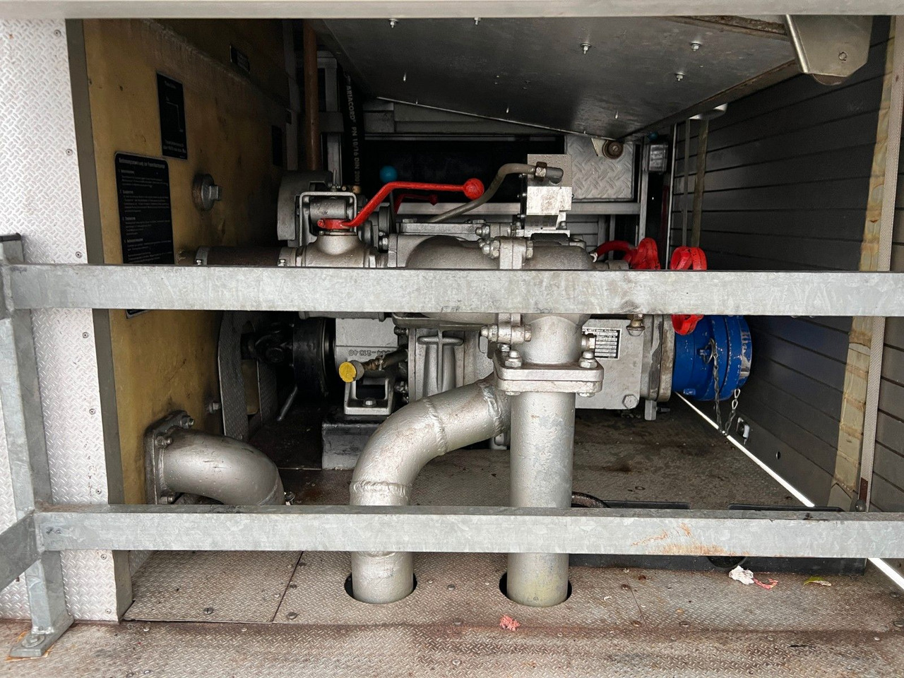 Mercedes-Benz 1019 4x4 Tanklöschfahrzeug Metz TLF 16 Mercedes-Benz 1019 4x4 Tanklöschfahrzeug Metz TLF 16 - Tanker truck: picture 3 Mercedes-Benz 1019 4x4 Tanklöschfahrzeug Metz TLF 16 Mercedes-Benz 1019 4x4 Tanklöschfahrzeug Metz TLF 16 - Tanker truck: picture 3