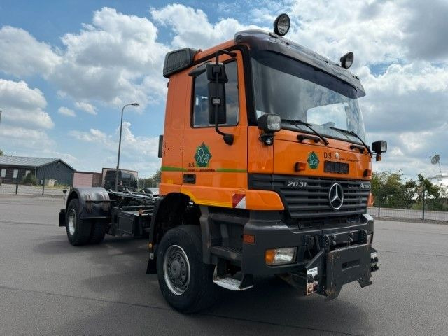 Cab chassis truck Mercedes-Benz Actros 2031 4x4 Hydraulik + Wechselsystem: picture 13