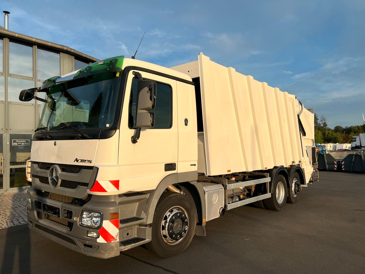 Mercedes-Benz Actros 2532 6x2 MP3 Faun Power Press 524 - Refuse truck: picture 1 Mercedes-Benz Actros 2532 6x2 MP3 Faun Power Press 524 - Refuse truck: picture 1