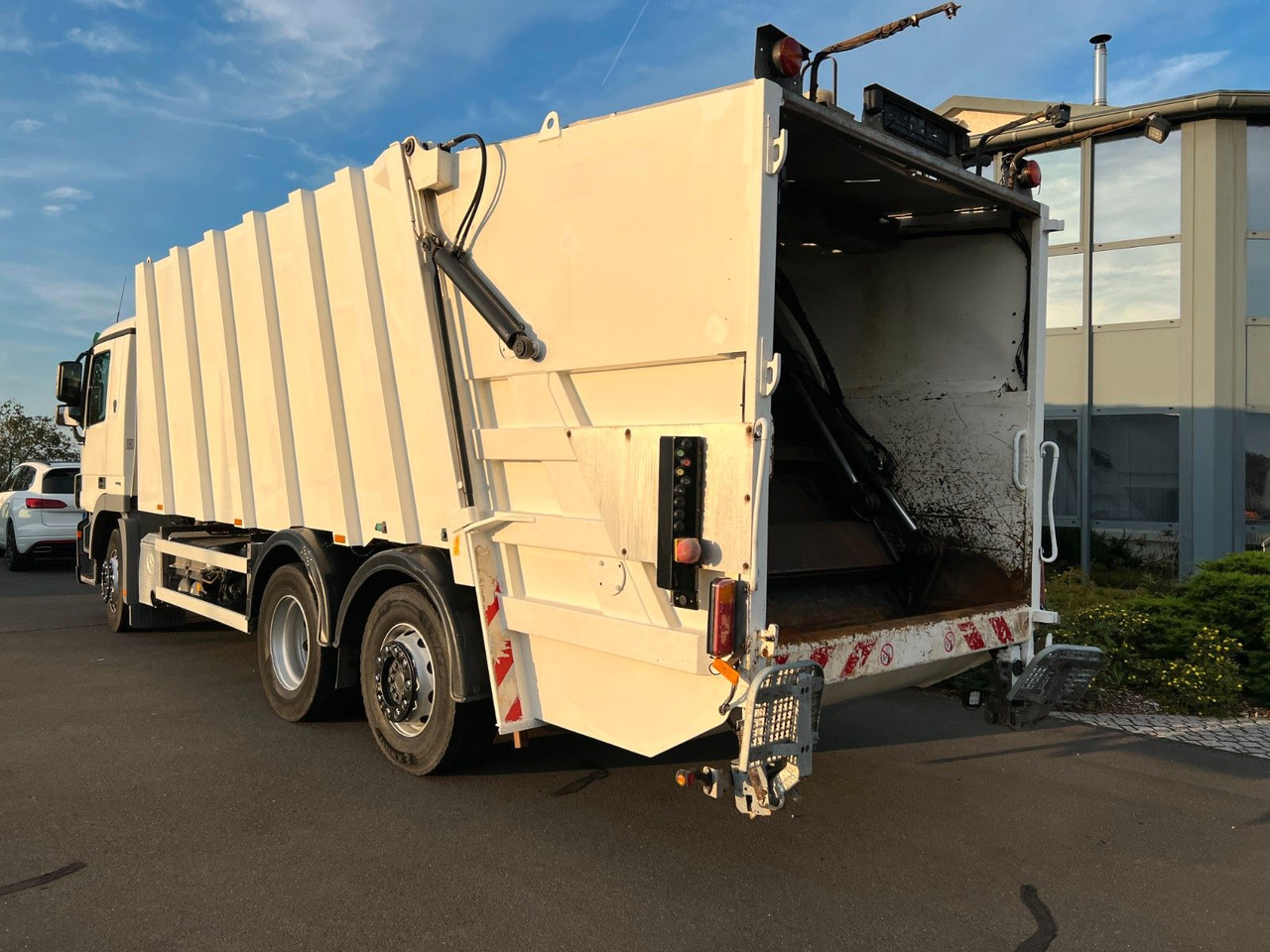 Mercedes-Benz Actros 2532 6x2 MP3 Faun Power Press 524 - Refuse truck: picture 2 Mercedes-Benz Actros 2532 6x2 MP3 Faun Power Press 524 - Refuse truck: picture 2