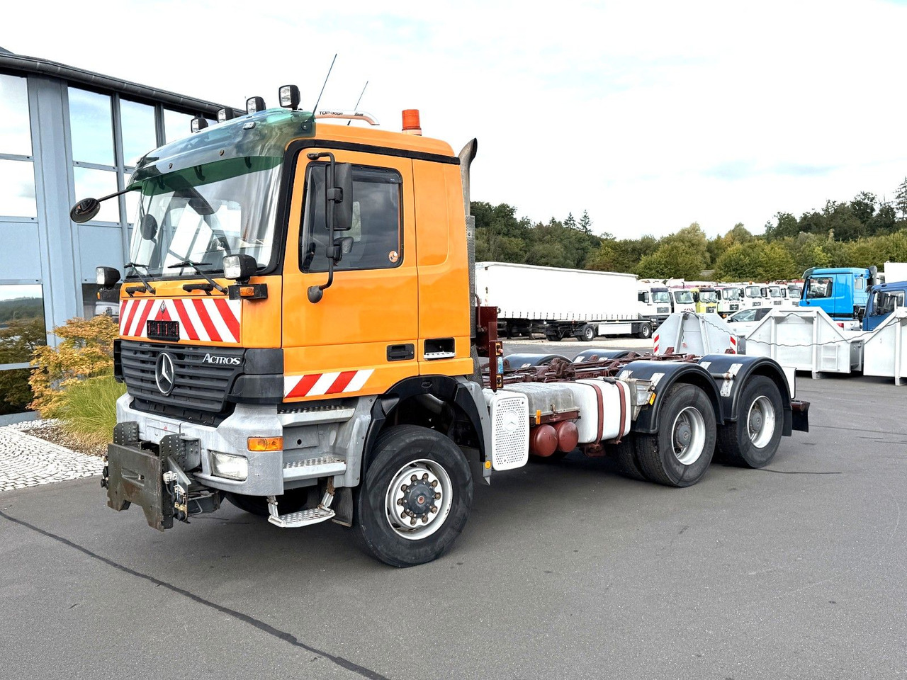 Mercedes-Benz Actros 3340 6x6 Dautel Wechselsystem + Kupplung - Cab chassis truck: picture 1 Mercedes-Benz Actros 3340 6x6 Dautel Wechselsystem + Kupplung - Cab chassis truck: picture 1