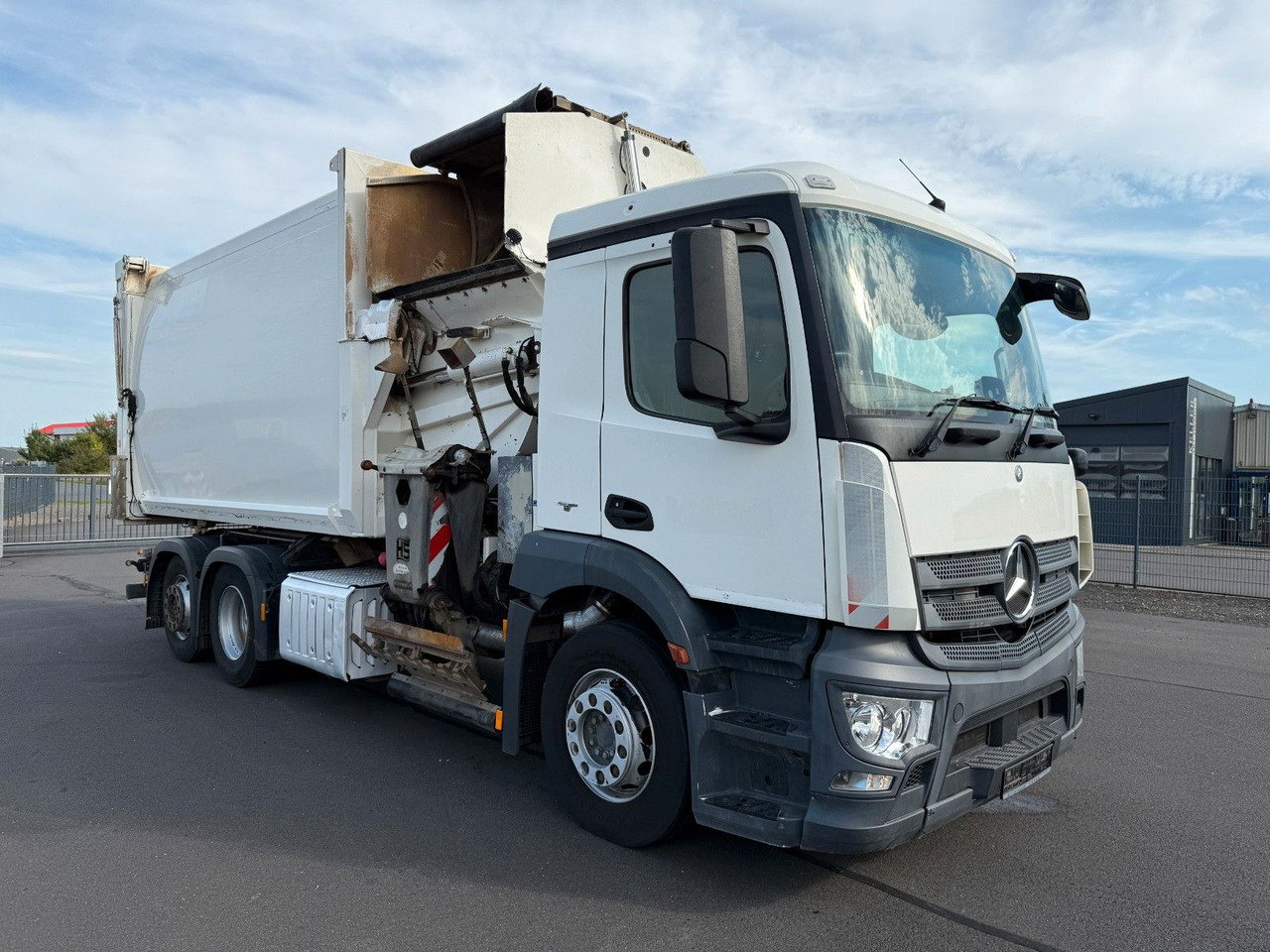Mercedes-Benz Antos 2533 Seitenlader HS SL- VK- F - Refuse truck: picture 3 Mercedes-Benz Antos 2533 Seitenlader HS SL- VK- F - Refuse truck: picture 3