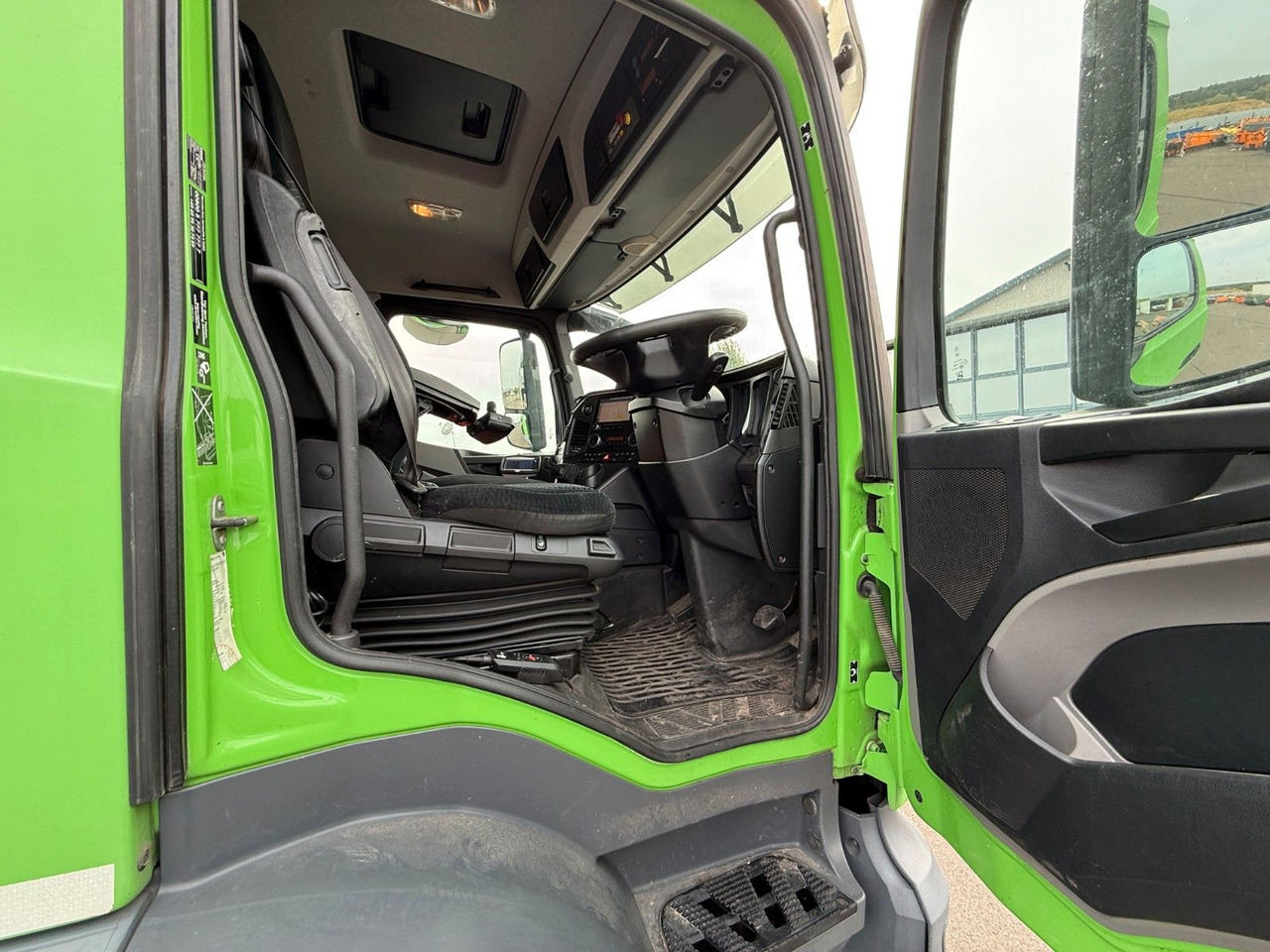 Refuse truck Mercedes-Benz Antos 2533 Seitenlader Zoeller SLF XL: picture 9