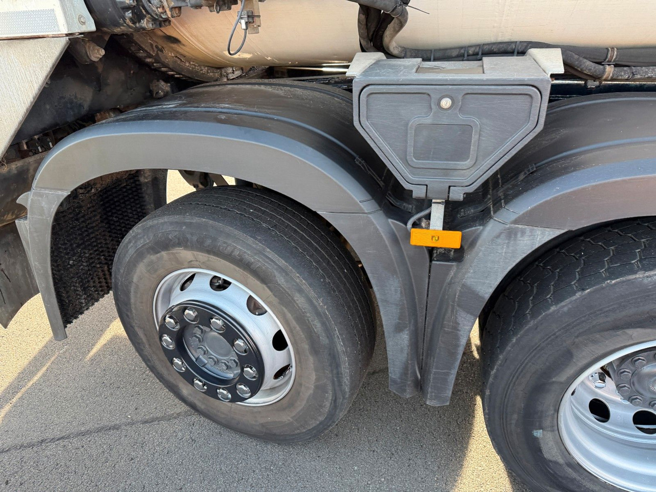 Mercedes-Benz Arocs 3236 8x2 Faun Rotopress 525 C Delta Lift - Refuse truck: picture 4 Mercedes-Benz Arocs 3236 8x2 Faun Rotopress 525 C Delta Lift - Refuse truck: picture 4