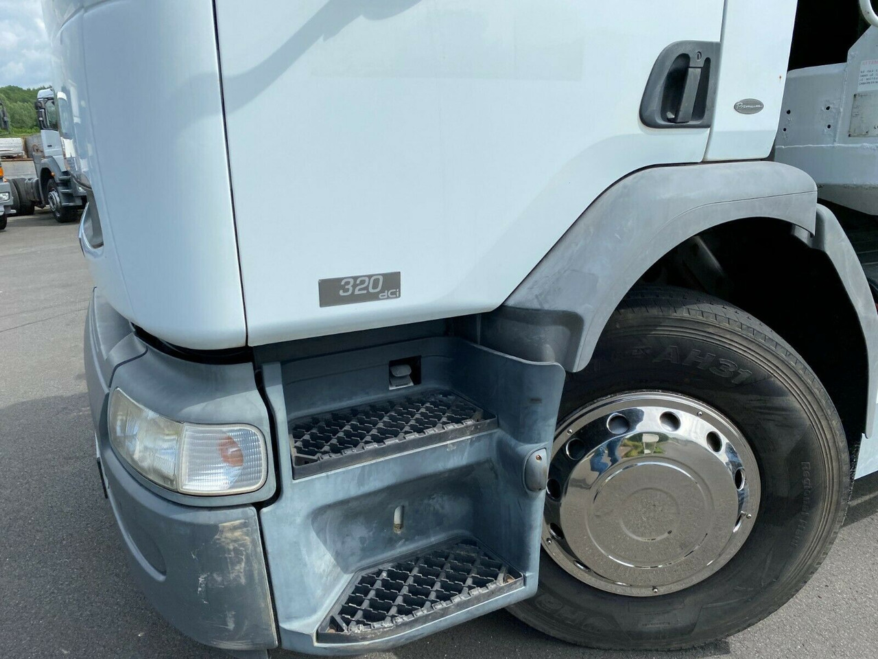 Renault 320 DCI Premium 6x2 Hydraulik Renault 320 DCI Premium 6x2 Hydraulik - Refuse truck: picture 3 Renault 320 DCI Premium 6x2 Hydraulik Renault 320 DCI Premium 6x2 Hydraulik - Refuse truck: picture 3