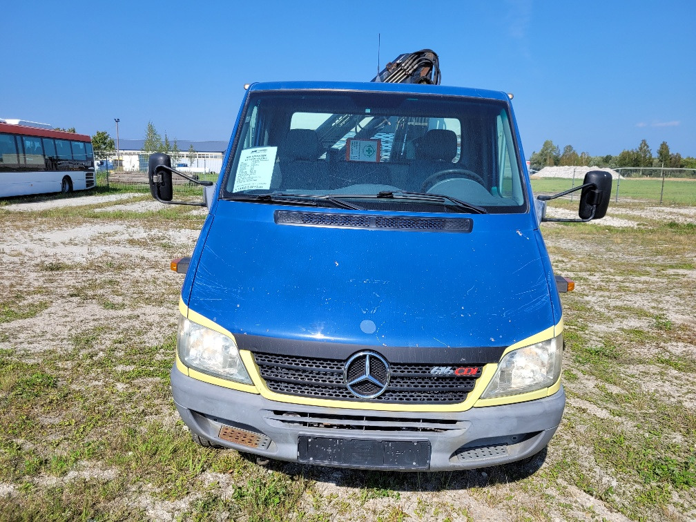 MERCEDES – BENZ SPRINTER 616CDI HIAB 027-2 Crane 10.2004 - Open body delivery van: picture 3 MERCEDES – BENZ SPRINTER 616CDI HIAB 027-2 Crane 10.2004 - Open body delivery van: picture 3