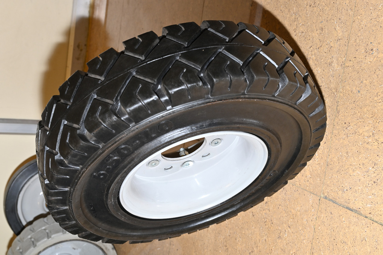 EuroSolid 6.00-9 - Wheels and tires for Baggage tractor: picture 1 EuroSolid 6.00-9 - Wheels and tires for Baggage tractor: picture 1
