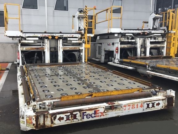 FMC Loader Commander 15 - Standard - Aircraft cargo loader: picture 2 FMC Loader Commander 15 - Standard - Aircraft cargo loader: picture 2