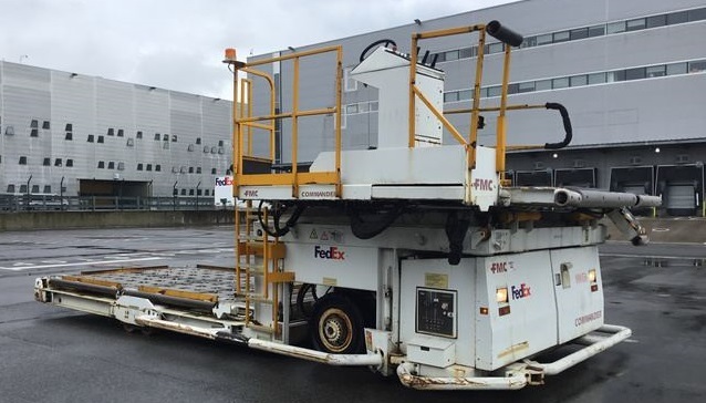 FMC Lower Deck Loader Commander 15 Standard - Aircraft cargo loader: picture 2 FMC Lower Deck Loader Commander 15 Standard - Aircraft cargo loader: picture 2