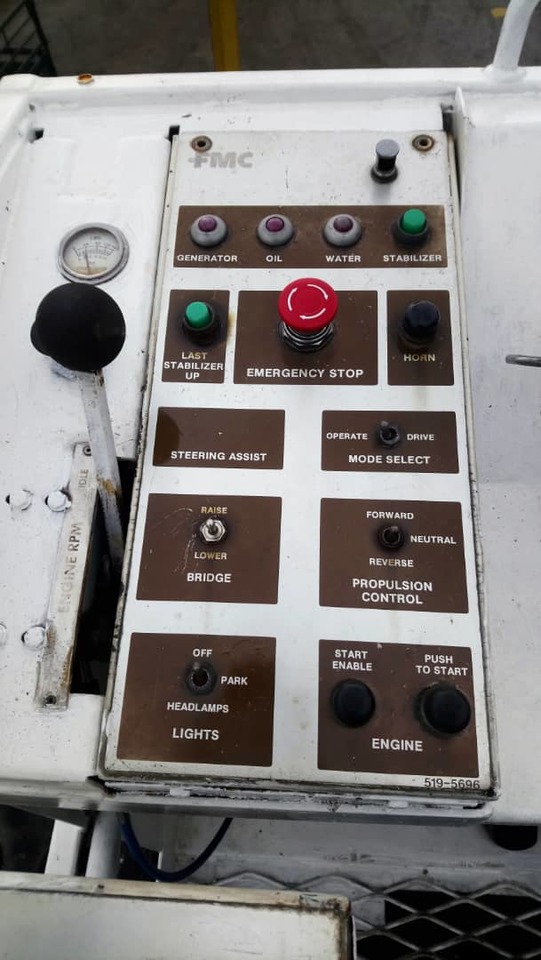 FMC MDL 60 Main Deck 30 tons - Aircraft cargo loader: picture 3 FMC MDL 60 Main Deck 30 tons - Aircraft cargo loader: picture 3
